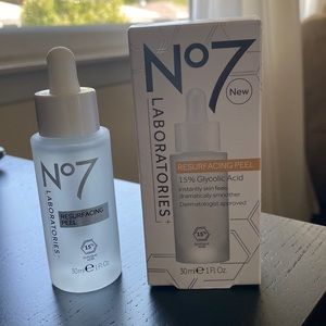 No7 Laboratories Resurfacing Peel NIB